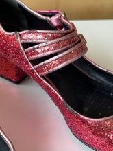 Charger l&#39;image dans la galerie, Chaussures vintage Saint Laurent Paris
