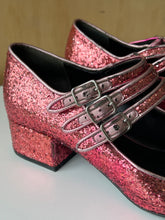 Charger l&#39;image dans la galerie, Chaussures vintage Saint Laurent Paris
