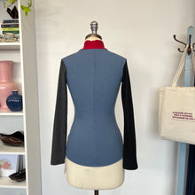 Charger l'image dans la galerie, Chandail 4 couleurs Dinh Ba Design Amor Blue
