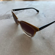 Charger l&#39;image dans la galerie, Lunette de soleil Elizabeth Arden
