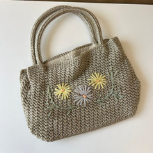 Charger l&#39;image dans la galerie, Sac à main vintage fleurs brodées
