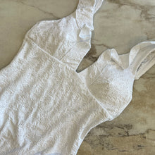 Charger l&#39;image dans la galerie, Maillot de bain une pièce Sea Level Swim blanc *Nouvelles tailles*
