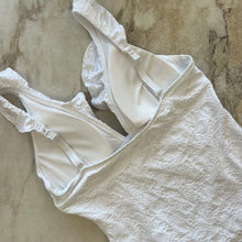 Charger l&#39;image dans la galerie, Maillot de bain une pièce Sea Level Swim blanc *Nouvelles tailles*
