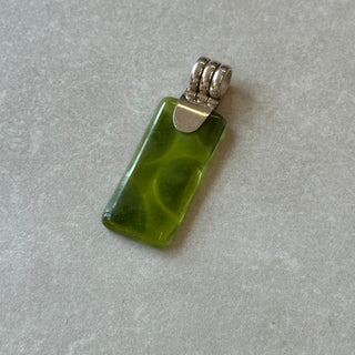 Pendentif en verre vert