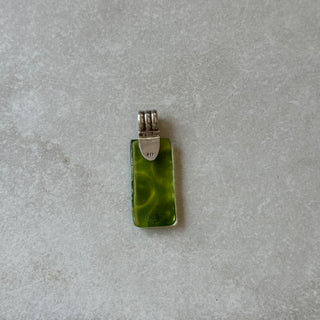 Pendentif en verre vert