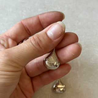 Boucles d'oreilles gouttes gravées