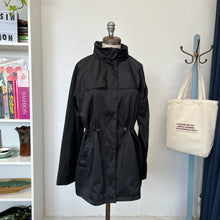 Charger l'image dans la galerie, Manteau de pluie parka jacket Theory

