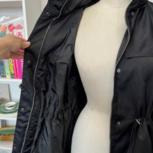 Charger l'image dans la galerie, Manteau de pluie parka jacket Theory
