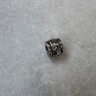 Breloque Pandora motif ajouré