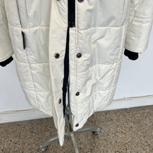 Charger l&#39;image dans la galerie, Manteau Kanuk blanc
