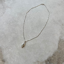 Charger l&#39;image dans la galerie, Collier feuille
