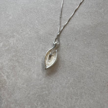 Charger l&#39;image dans la galerie, Collier feuille

