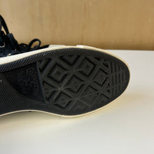 Charger l'image dans la galerie, Chaussures Converse Chuck Taylor 70 High Black Embossed
