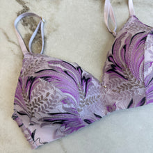 Charger l&#39;image dans la galerie, Soutien-gorge floral mauve Montelle
