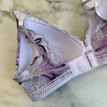 Charger l&#39;image dans la galerie, Soutien-gorge floral mauve Montelle
