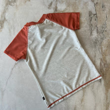 Charger l'image dans la galerie, Chandail maillot Deux par Deux 3/4 ans
