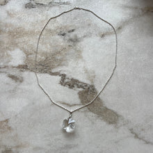 Charger l&#39;image dans la galerie, Collier pendentif fleur diamant
