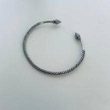 Charger l&#39;image dans la galerie, Bracelet rigide ouvert
